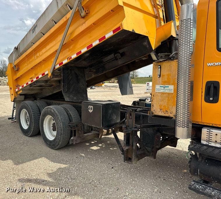 image for item DU3479 2011 International Workstar 7500 dump truck