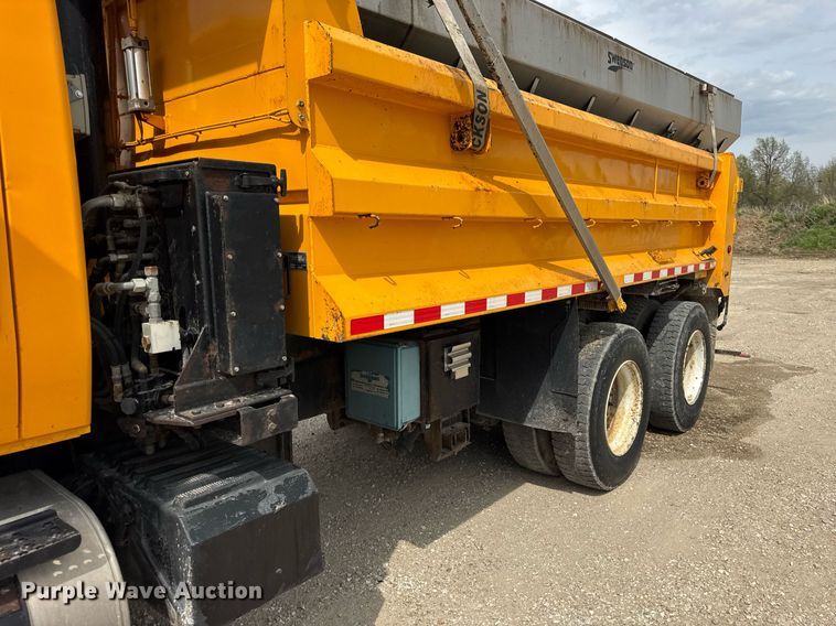 image for item DU3479 2011 International Workstar 7500 dump truck