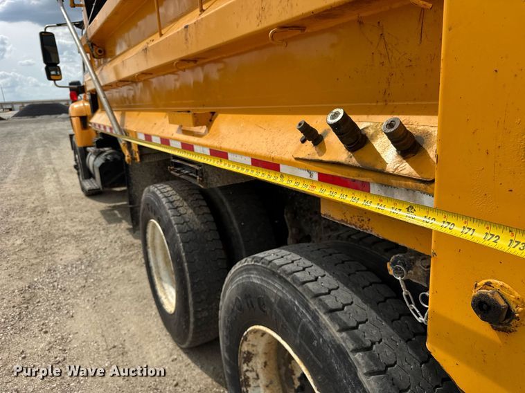 image for item DU3479 2011 International Workstar 7500 dump truck