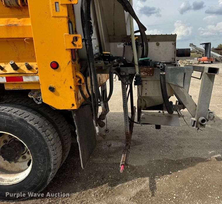 image for item DU3479 2011 International Workstar 7500 dump truck