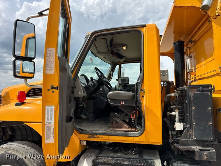 image for item DU3479 2011 International Workstar 7500 dump truck
