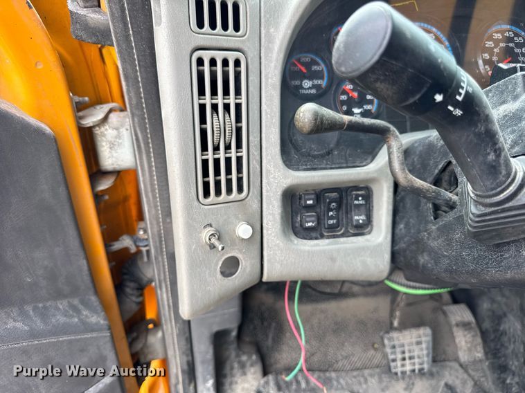 image for item DU3479 2011 International Workstar 7500 dump truck