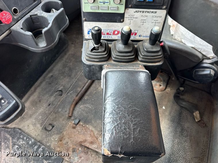 image for item DU3479 2011 International Workstar 7500 dump truck