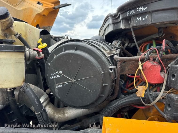 image for item DU3479 2011 International Workstar 7500 dump truck