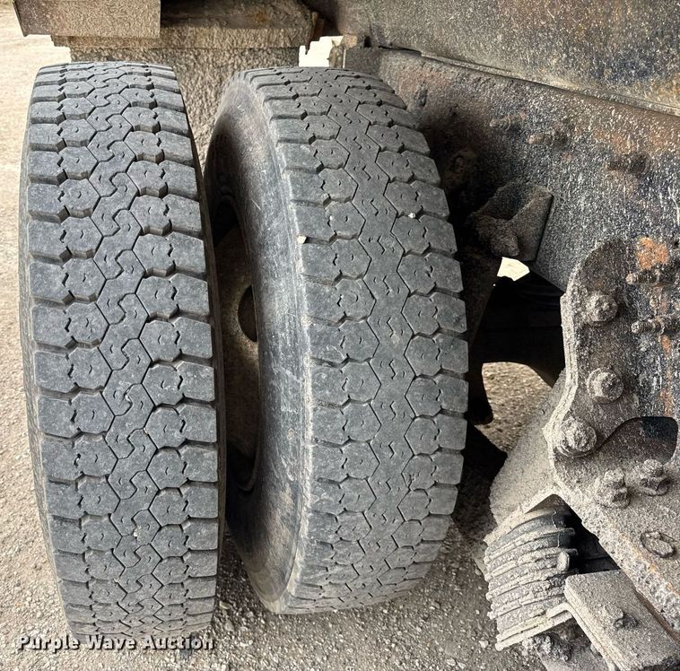 image for item DU3479 2011 International Workstar 7500 dump truck