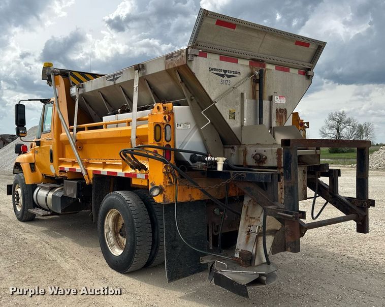 image for item DU3480 2006 International 7400 dump truck