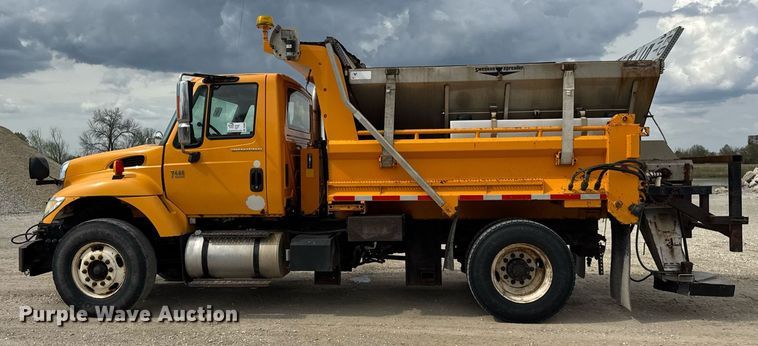 image for item DU3480 2006 International 7400 dump truck