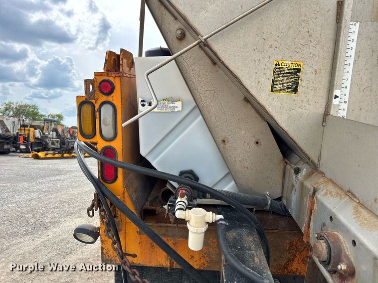 image for item DU3480 2006 International 7400 dump truck