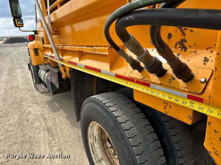 image for item DU3480 2006 International 7400 dump truck