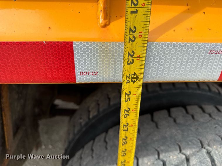 image for item DU3480 2006 International 7400 dump truck