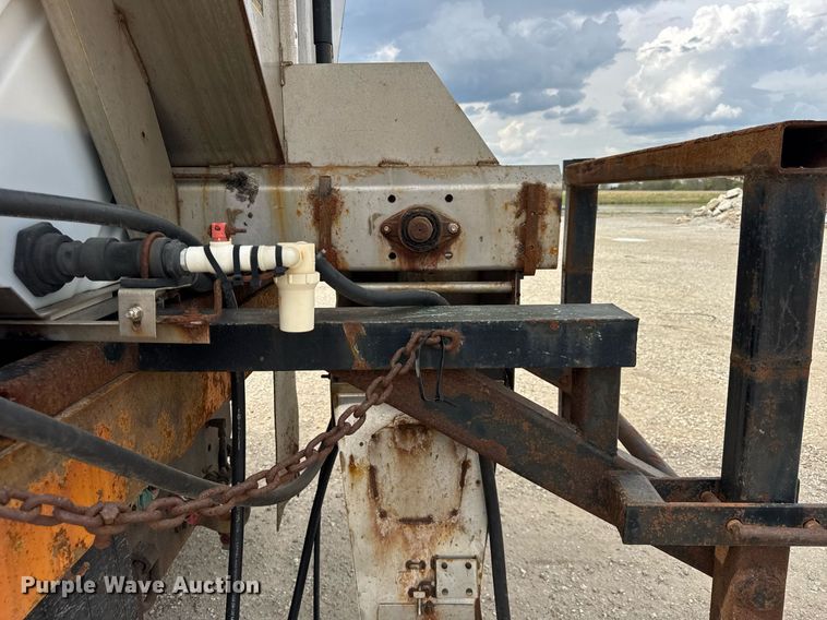 image for item DU3480 2006 International 7400 dump truck