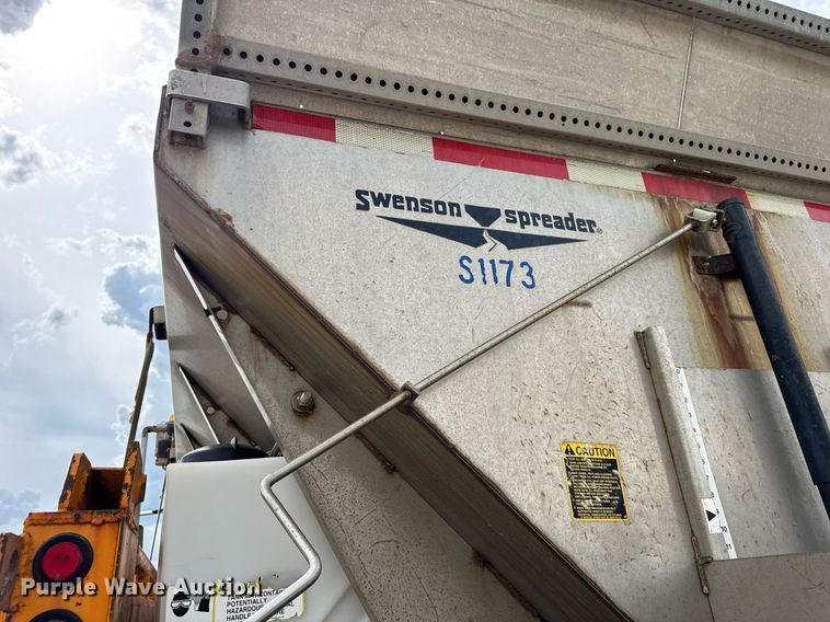 image for item DU3480 2006 International 7400 dump truck