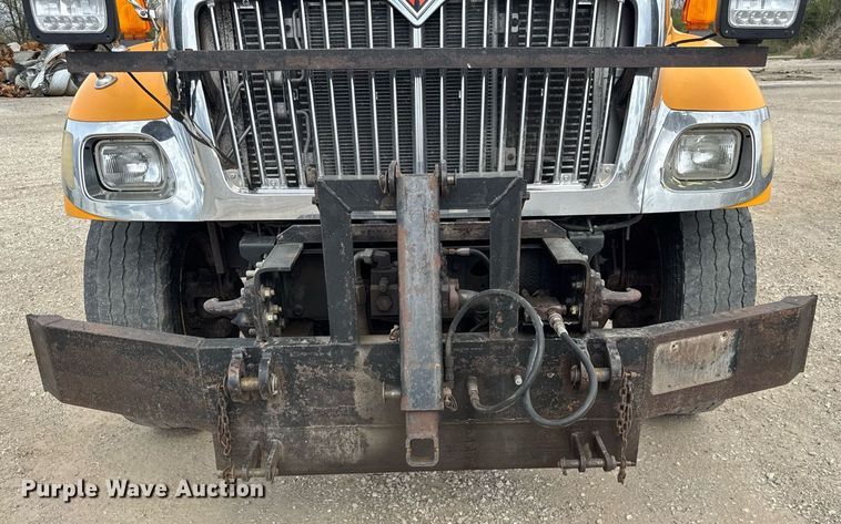 image for item DU3480 2006 International 7400 dump truck