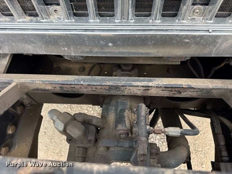 image for item DU3480 2006 International 7400 dump truck