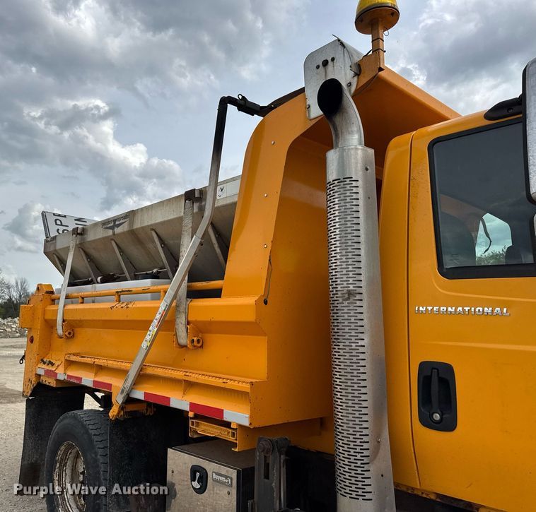 image for item DU3480 2006 International 7400 dump truck