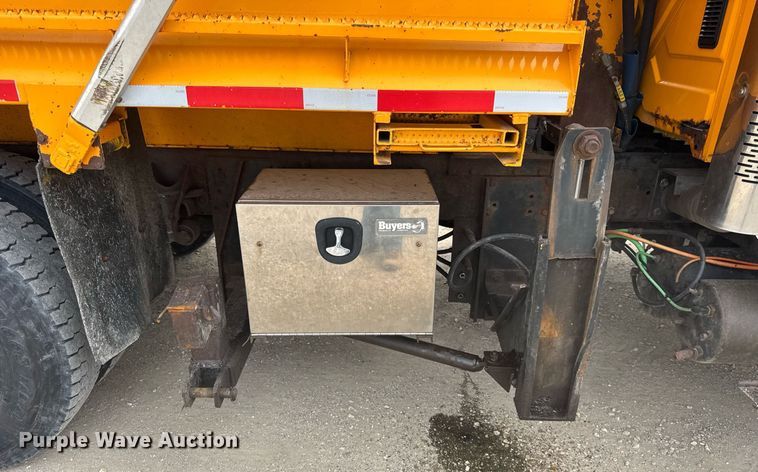 image for item DU3480 2006 International 7400 dump truck