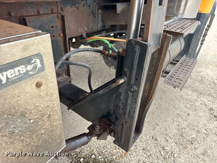 image for item DU3480 2006 International 7400 dump truck