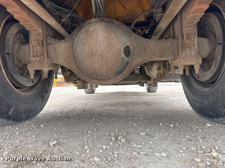 image for item DU3480 2006 International 7400 dump truck