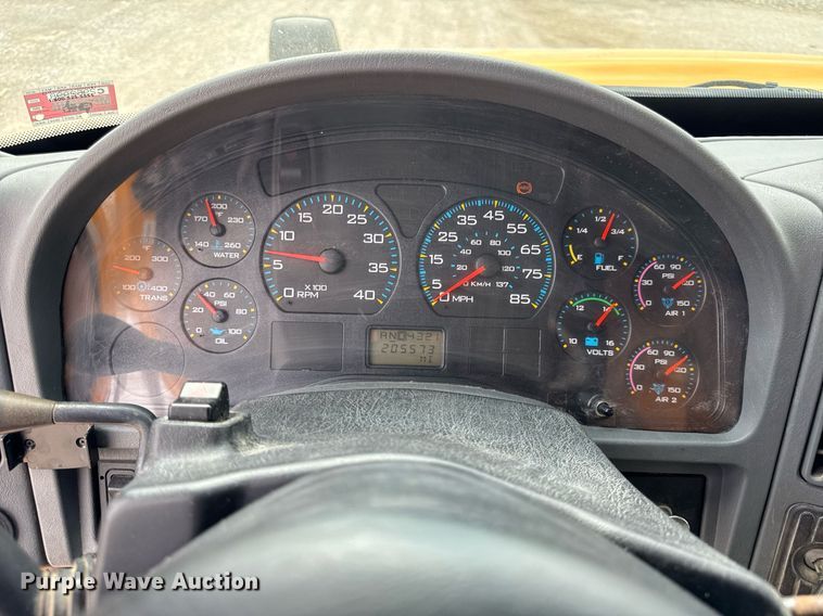 image for item DU3480 2006 International 7400 dump truck