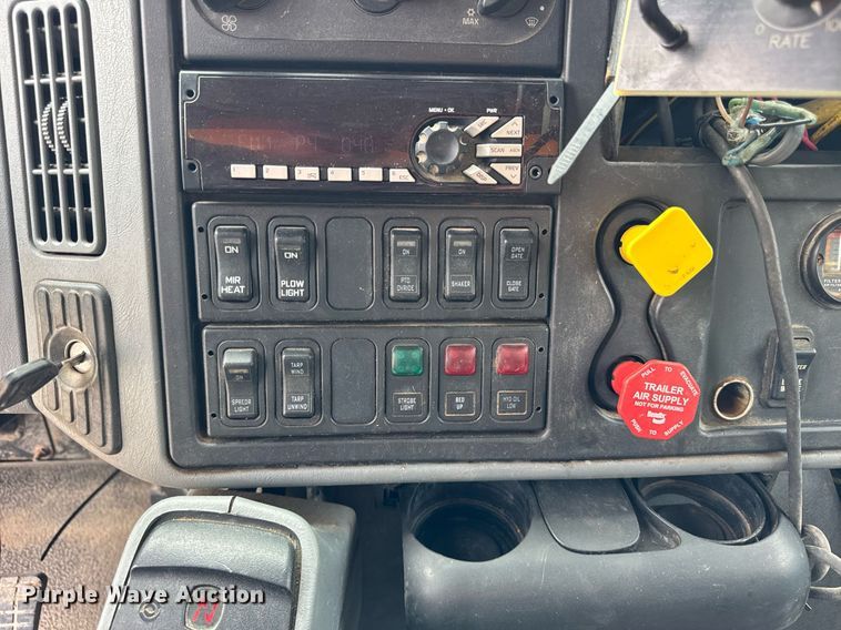 image for item DU3480 2006 International 7400 dump truck