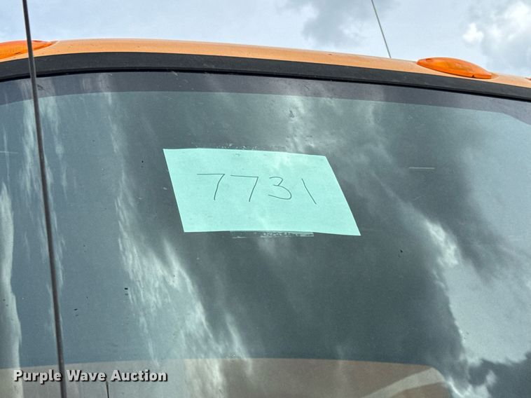 image for item DU3480 2006 International 7400 dump truck