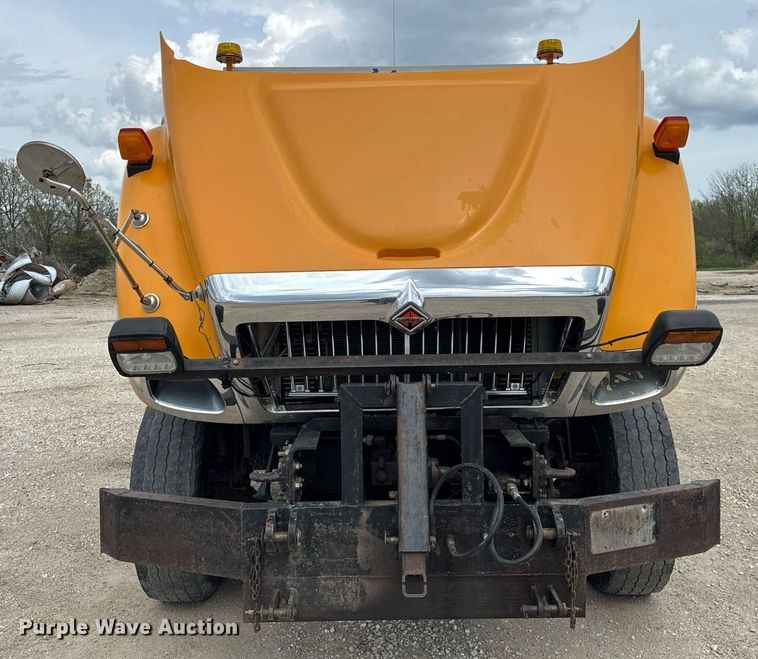 image for item DU3480 2006 International 7400 dump truck