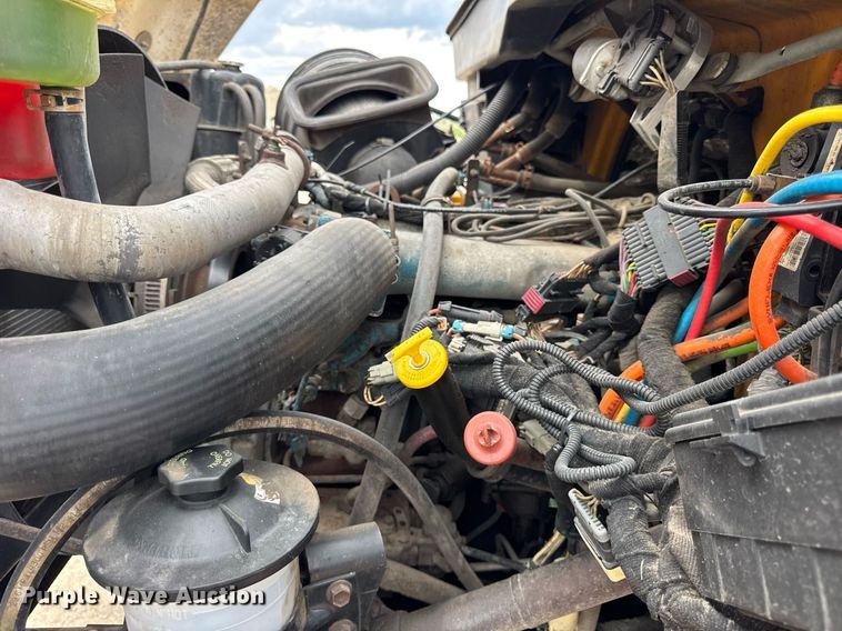 image for item DU3480 2006 International 7400 dump truck