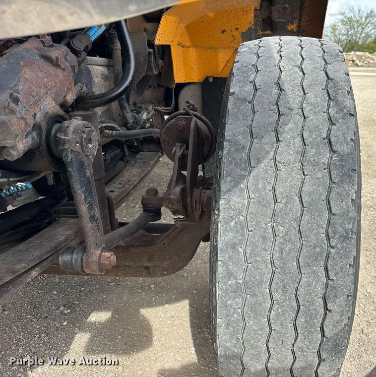 image for item DU3480 2006 International 7400 dump truck