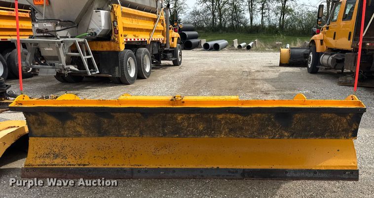 image for item DU3480 2006 International 7400 dump truck