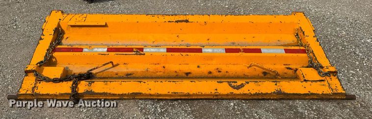 image for item DU3480 2006 International 7400 dump truck