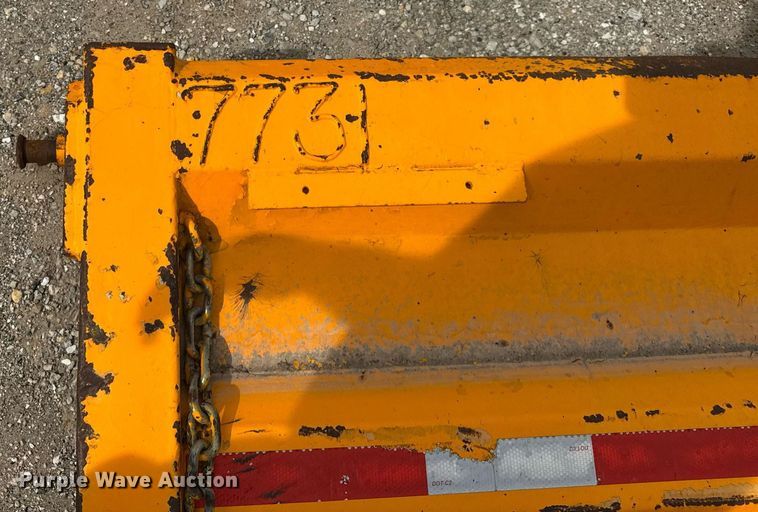 image for item DU3480 2006 International 7400 dump truck