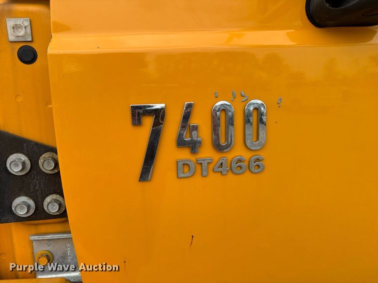 image for item DU3481 2006 International 7400 Crew Cab dump flatbed truck