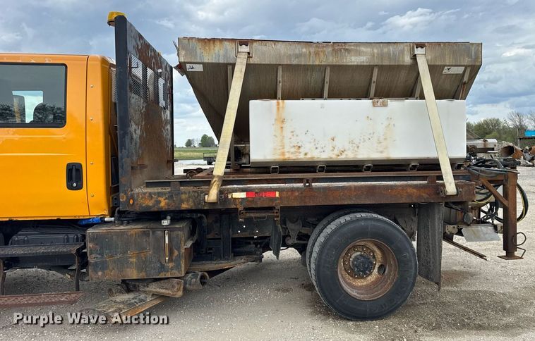 image for item DU3481 2006 International 7400 Crew Cab dump flatbed truck