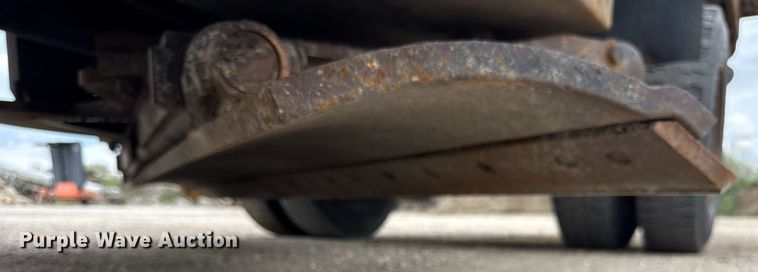 image for item DU3481 2006 International 7400 Crew Cab dump flatbed truck