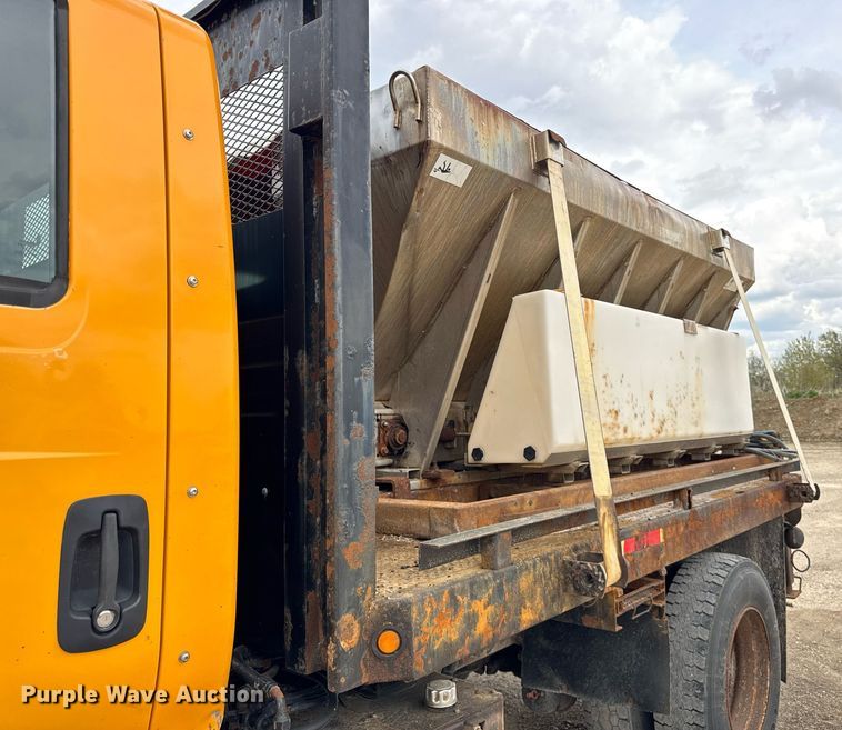 image for item DU3481 2006 International 7400 Crew Cab dump flatbed truck