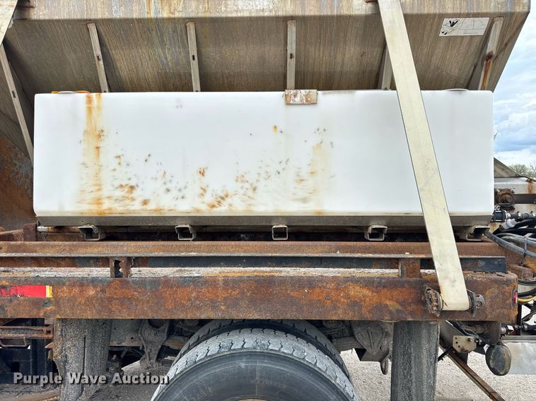 image for item DU3481 2006 International 7400 Crew Cab dump flatbed truck