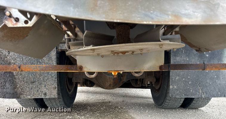 image for item DU3481 2006 International 7400 Crew Cab dump flatbed truck