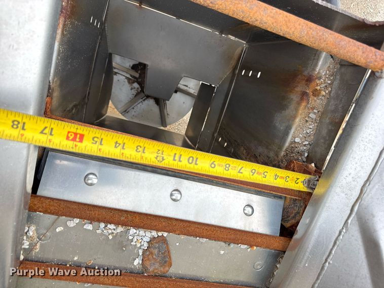 image for item DU3481 2006 International 7400 Crew Cab dump flatbed truck