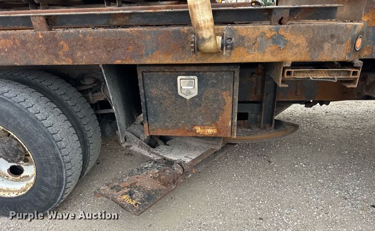 image for item DU3481 2006 International 7400 Crew Cab dump flatbed truck