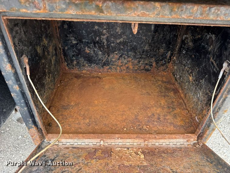 image for item DU3481 2006 International 7400 Crew Cab dump flatbed truck