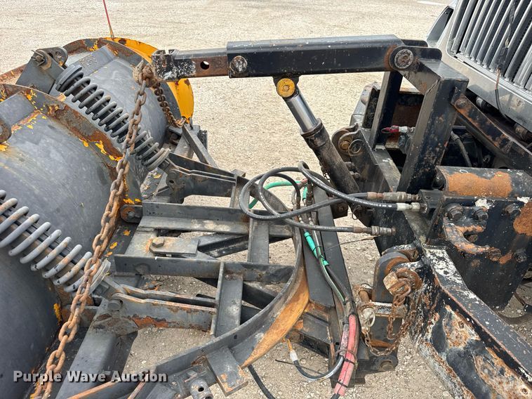 image for item DU3481 2006 International 7400 Crew Cab dump flatbed truck