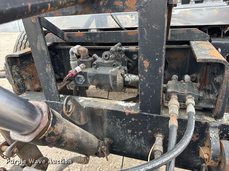 image for item DU3481 2006 International 7400 Crew Cab dump flatbed truck