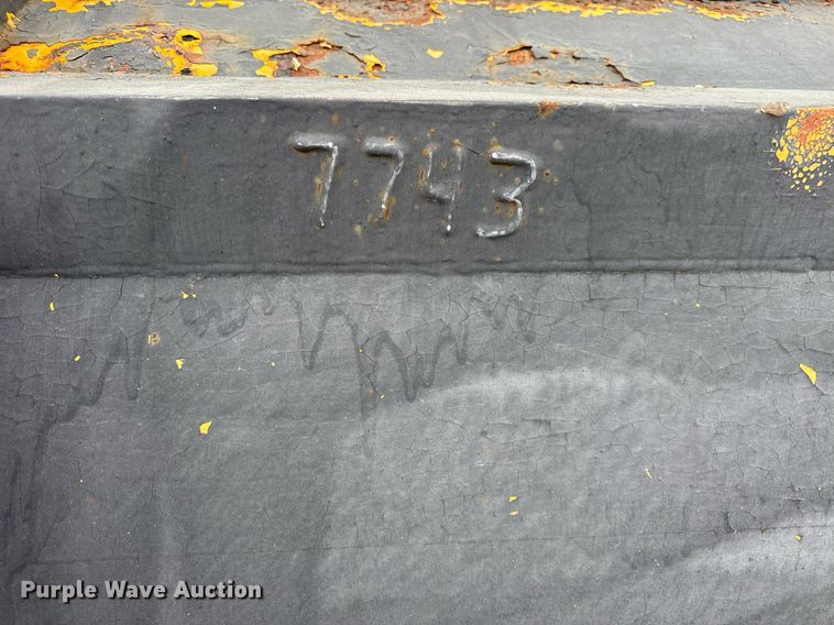 image for item DU3481 2006 International 7400 Crew Cab dump flatbed truck