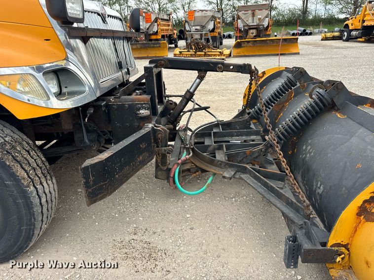 image for item DU3481 2006 International 7400 Crew Cab dump flatbed truck