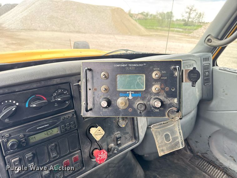 image for item DU3481 2006 International 7400 Crew Cab dump flatbed truck