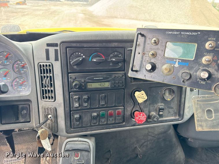 image for item DU3481 2006 International 7400 Crew Cab dump flatbed truck