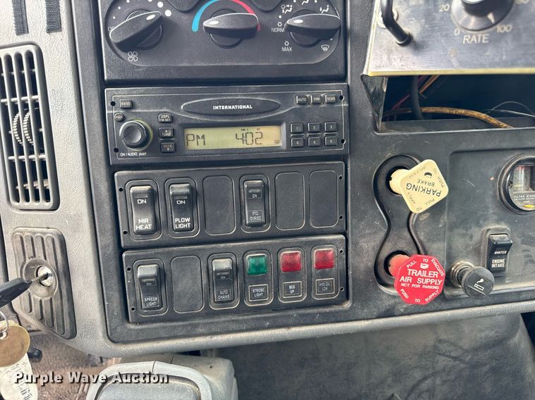 image for item DU3481 2006 International 7400 Crew Cab dump flatbed truck