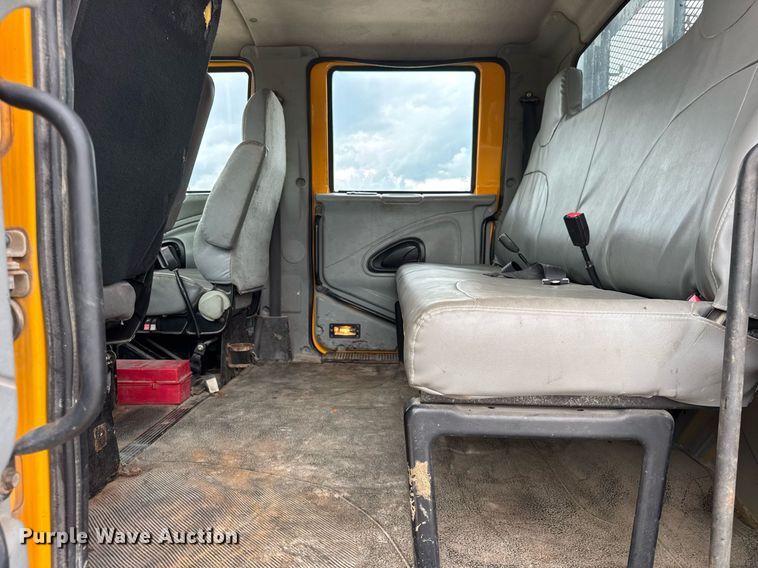 image for item DU3481 2006 International 7400 Crew Cab dump flatbed truck