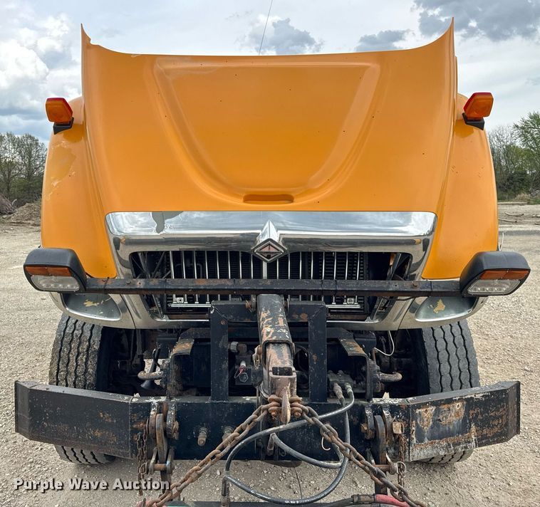 image for item DU3481 2006 International 7400 Crew Cab dump flatbed truck