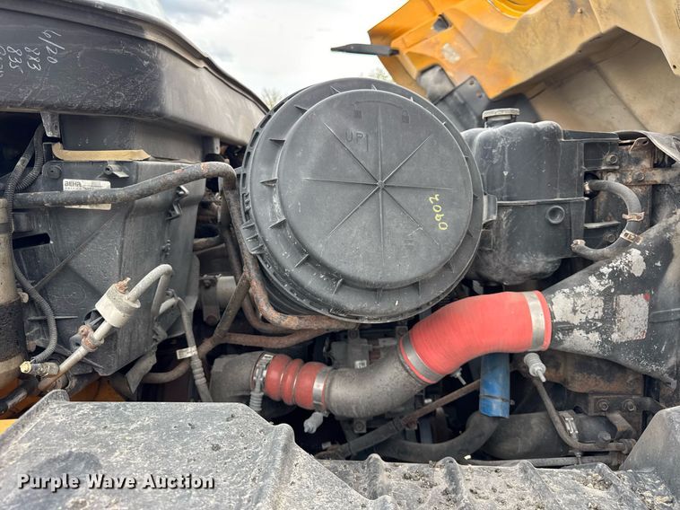 image for item DU3481 2006 International 7400 Crew Cab dump flatbed truck